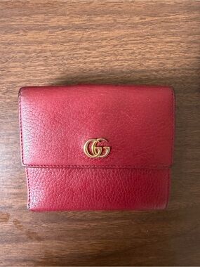 Vintage red Gucci wallet